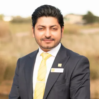 Robby Singh - Real Estate Agent