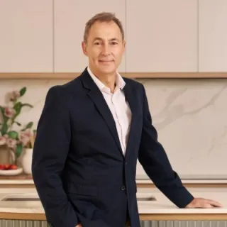Sandy Agnoletto - Real Estate Agent