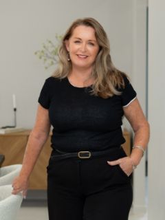 Danielle Eastlake - Real Estate Agent