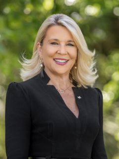 Danielle Harvey - Real Estate Agent