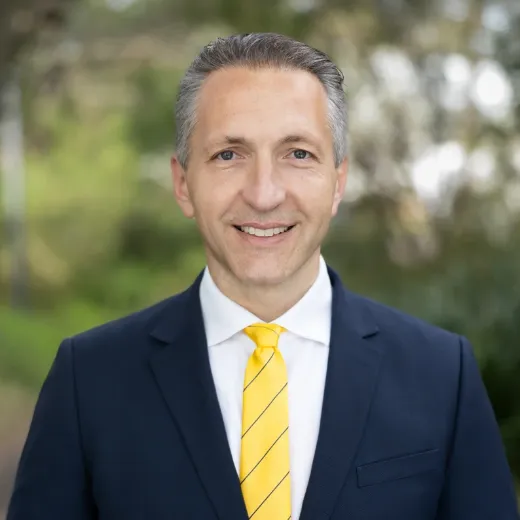 Simon Smajo Hadzic - Real Estate Agent at Ray White Elevate Group