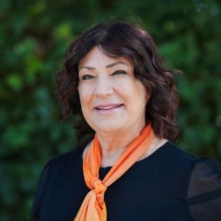 Dee Christie - Real Estate Agent