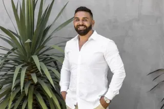 Maurice  Maroon - Real Estate Agent