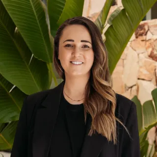 Lauren Vella - Real Estate Agent