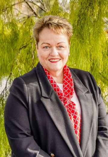 Deb Zwierlein - Real Estate Agent at Stockdale & Leggo - Latrobe Valley