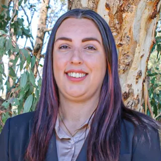 Jasmine Neves - Real Estate Agent