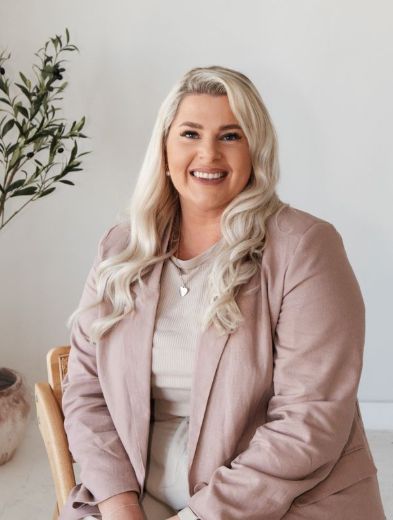 Chantelle Bryson - Real Estate Agent at First National Real Estate Port Stephens