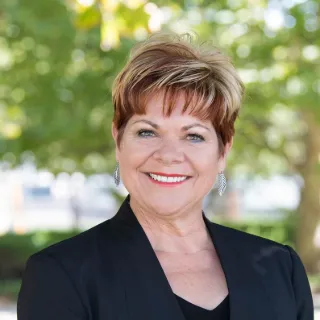 Elsie Corby - Real Estate Agent