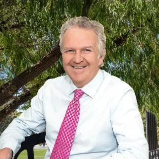 MURRAY  HOWE - Real Estate Agent