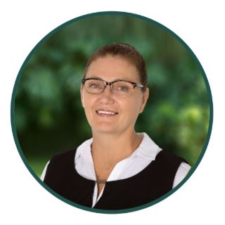 Dolla Marneweck - Real Estate Agent