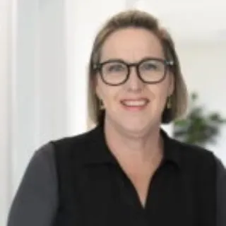 Karen Cole - Real Estate Agent