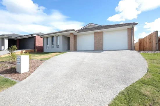 1/10 Sapphire Cres, Redbank Plains, Qld 4301