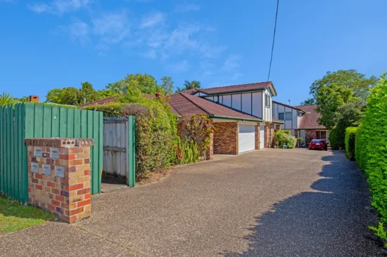 1/129 Eugaree Street, Southport, Qld 4215