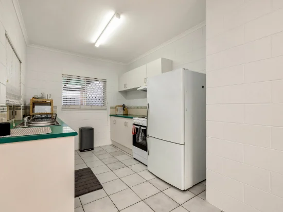1/130 Robert Road, Bentley Park, Qld 4869