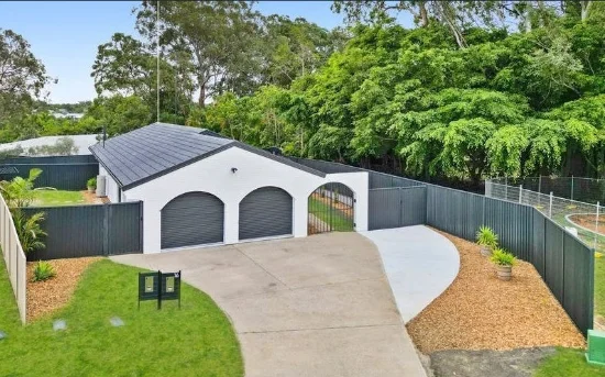 1/16 Davebill Court, Labrador, Qld 4215