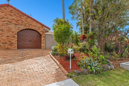 1/195 Central Street, Labrador, Qld 4215