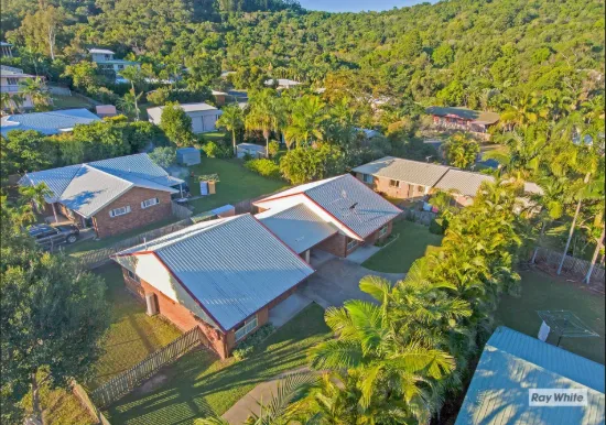 1 & 2/6 Waringa Place, Yeppoon, Qld 4703