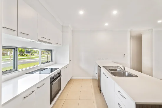 1/2 Hereford Street, Sippy Downs, Qld 4556
