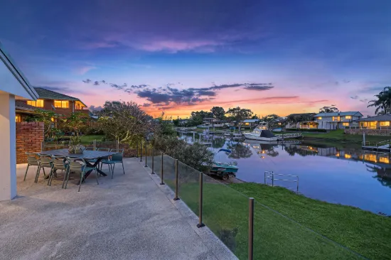 1/2 Scarborough Close, Port Macquarie, NSW 2444