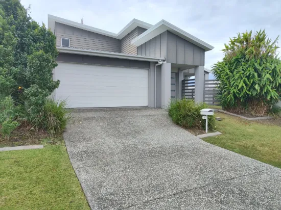 1/2 Thomas Close, Baringa, Qld 4551