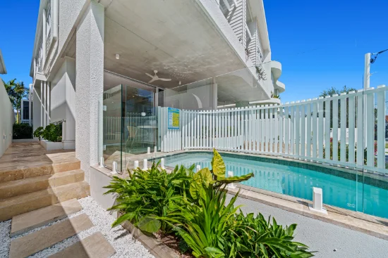 1/2B Banksia Broadway, Burleigh Heads, Qld 4220-Image