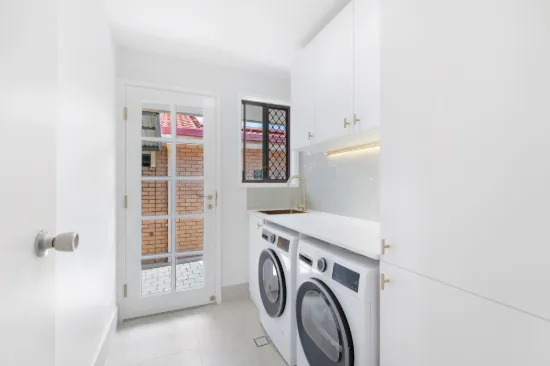 1/3 Vona Place, Labrador, Qld 4215-Image