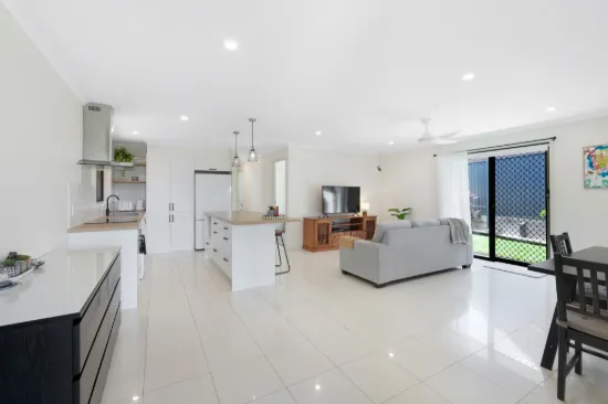 1/3 Vona Place, Labrador, Qld 4215-Image