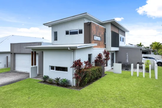 1/4 Severn Place, Pelican Waters, Qld 4551 - For Sale