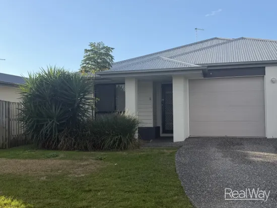 1/4 Swallowtail Street, Rosewood, Qld 4340