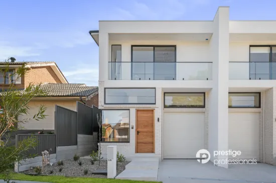 1/5 Elouera Crescent, Moorebank, NSW 2170
