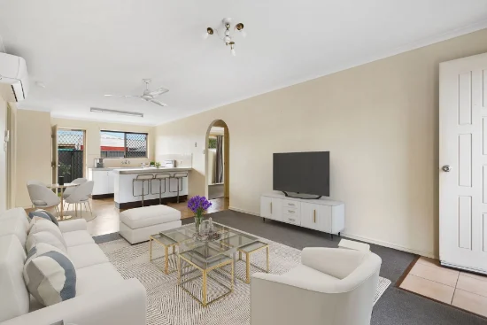 1/5 Hazelnut Drive, Caboolture South, Qld 4510