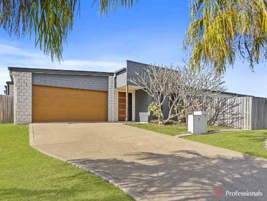 1/7 Carnival Way, Hidden Valley, Qld 4703