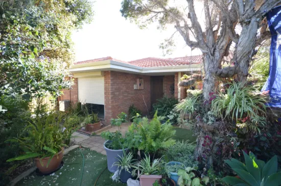 1/9  Columbia Close, Halls Head, WA 6210