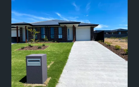 11B Brooklands Circuit, Goulburn, NSW 2580