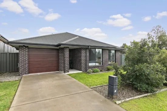 15 Cambridge Street, Thornton, NSW 2322
