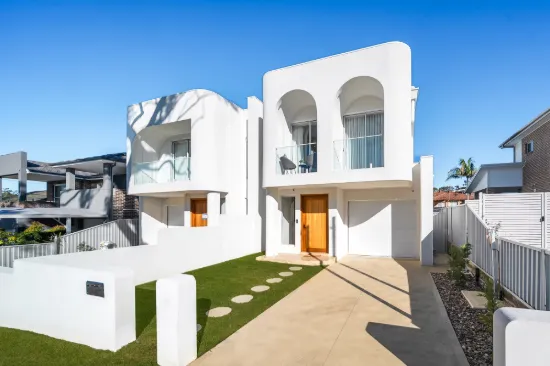 16B Samoa Avenue, Picnic Point, NSW 2213