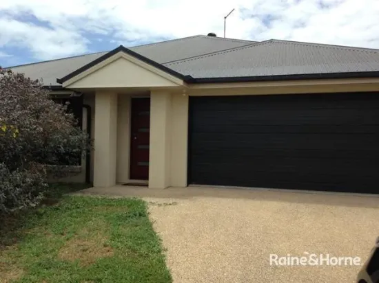 2/101 Whitehaven Drive, Blacks Beach, Qld 4740