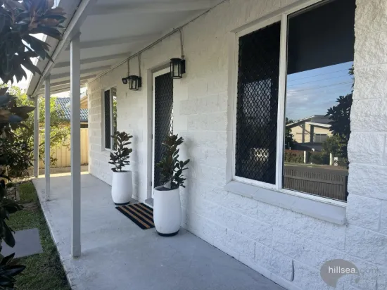 2/11 Beitz Avenue, Labrador, Qld 4215