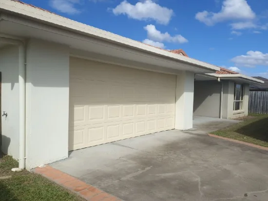 2/113 Ibis Boulevard Of, Eli Waters, Qld 4655