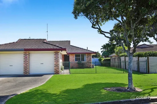 2/12 Crimson Court, Miami, Qld 4220
