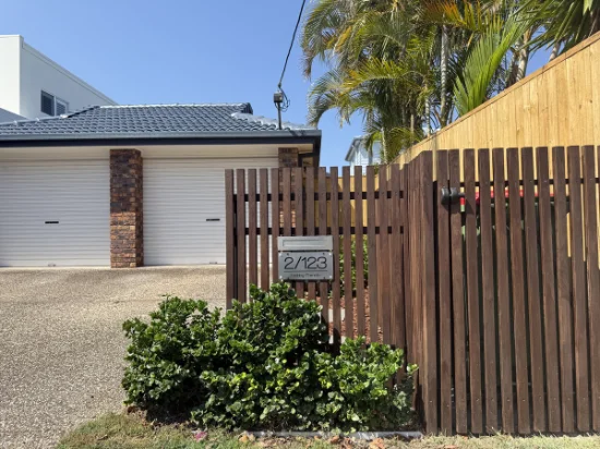 2/123 Nobby Parade, Miami, Qld 4220