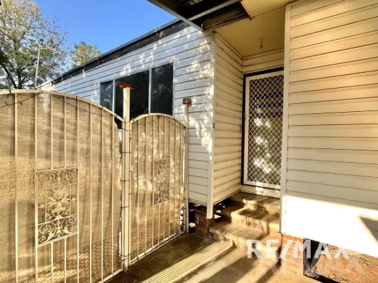 2/15 Castlereagh Avenue, Mount Austin, NSW 2650