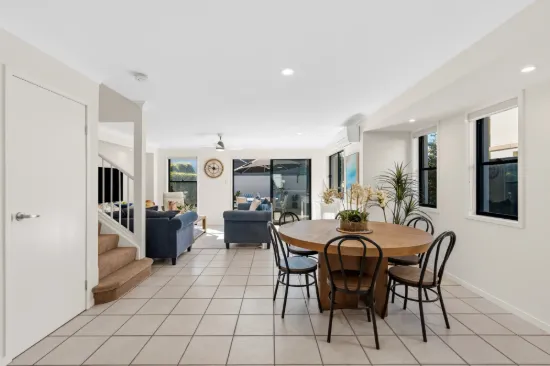 2/15 Mason Street, Southport, Qld 4215