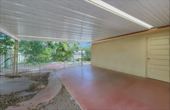 2/156 Kumbari Ave, Labrador, Qld 4215-Image