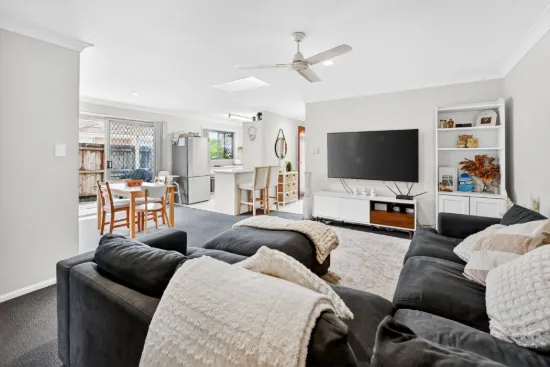 2/17 Coventry Court, Labrador, Qld 4215