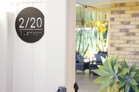 2/20 Bluemoon Close, Burleigh Waters, Qld 4220