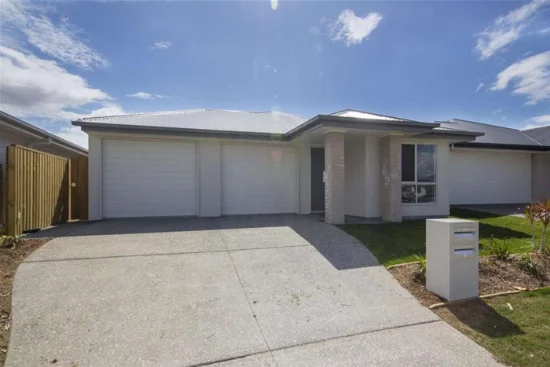 2/21 Chisolm Way, Pimpama, Qld 4209 - For Rent