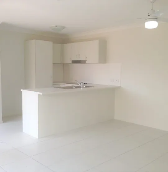 2/23 Pendragon St, Raceview, Qld 4305