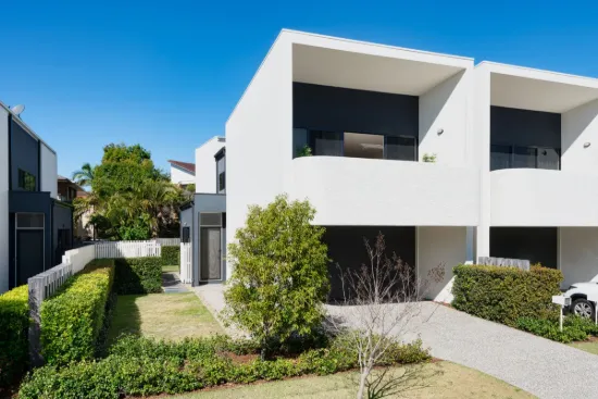 2/27 Magnoli Circuit, Palm Beach, Qld 4221