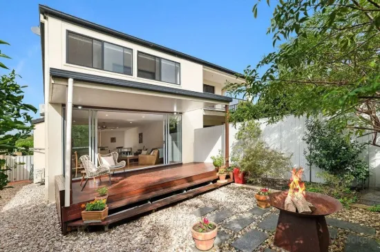 2/27 Victor Avenue, Paradise Point, Qld 4216